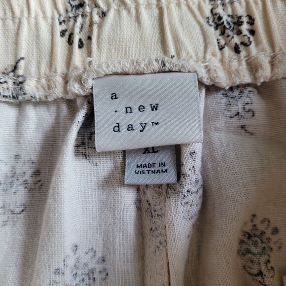 A New Day Womens XL Linen Blend Shorts Paperbag High Rise Pull On Beige Print - Picture 8 of 14